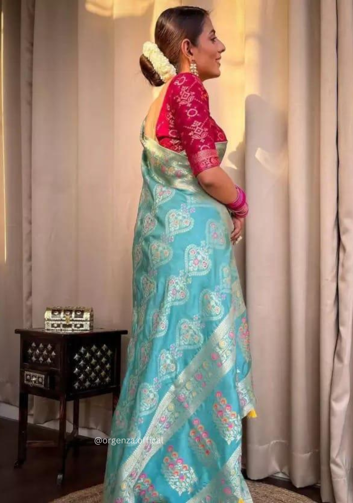 Lichi Silk Saree With Jacquard Zari Work