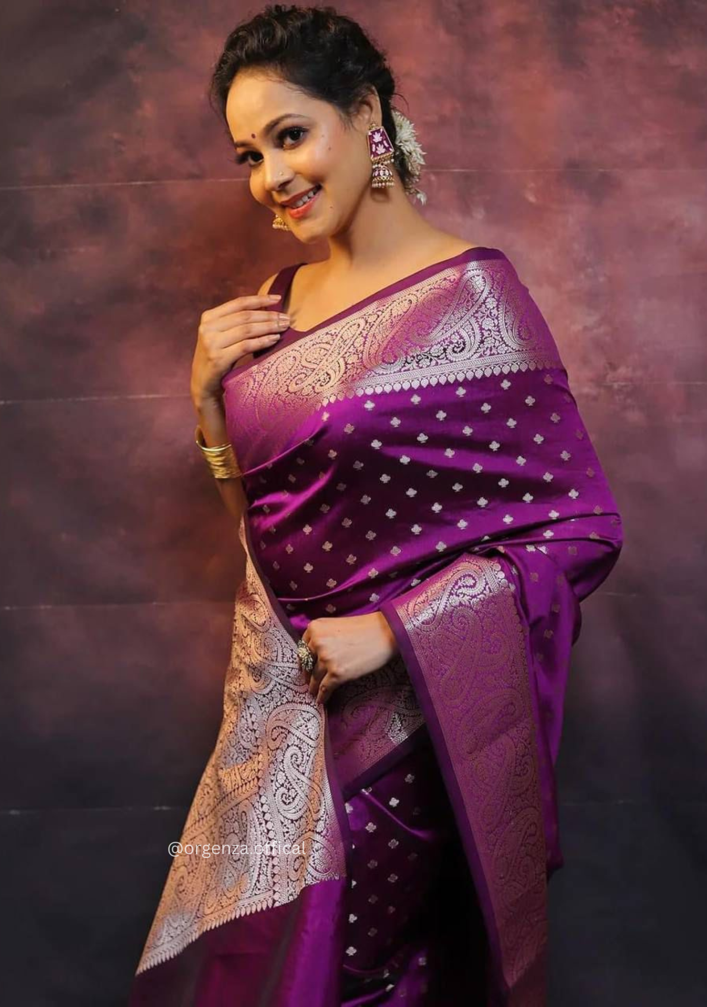 Lichi Silk Saree With Jacquard Zari Work