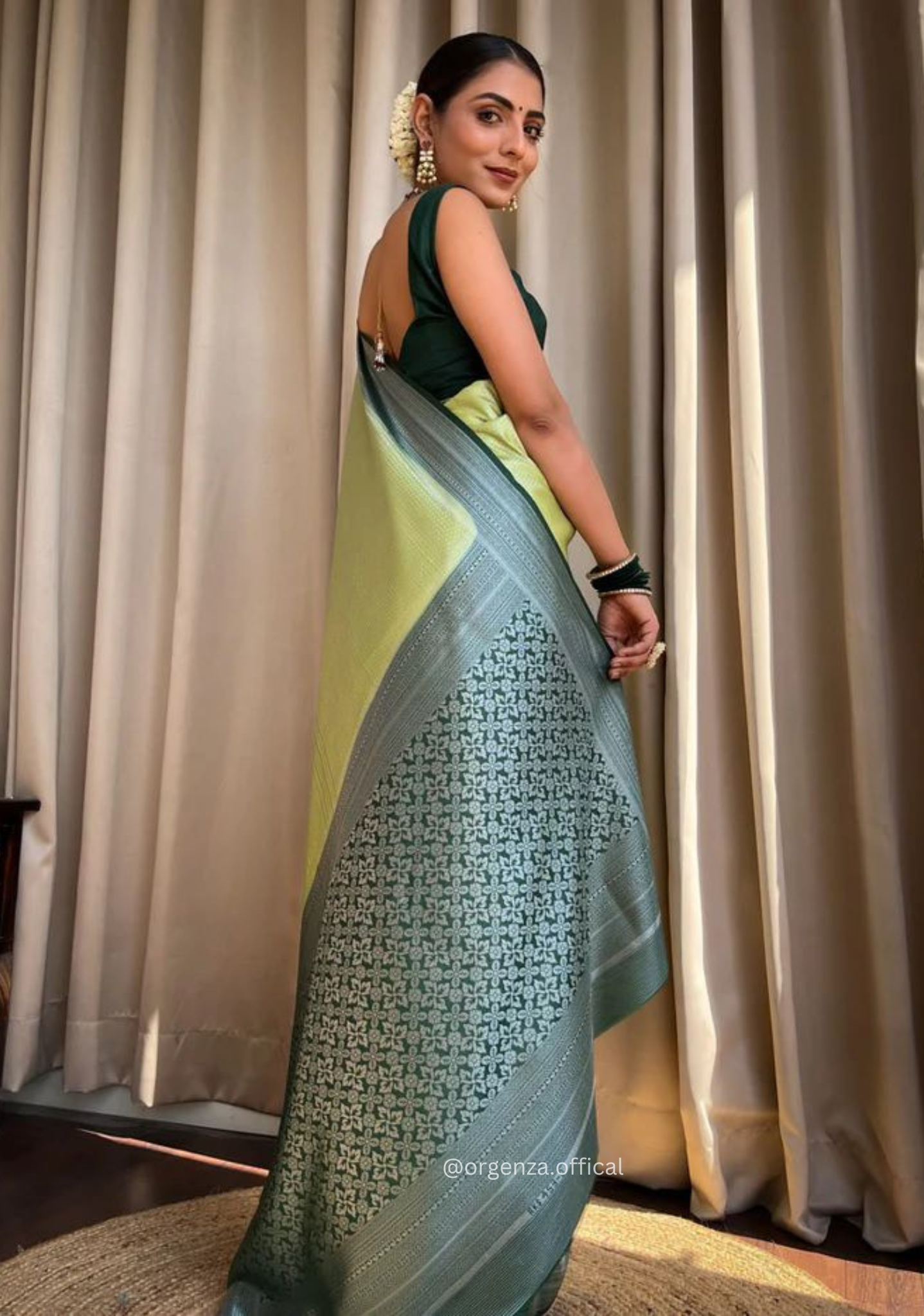 Neon Green Colour Rich Pallu Saree Jacquard Zari With Blouse