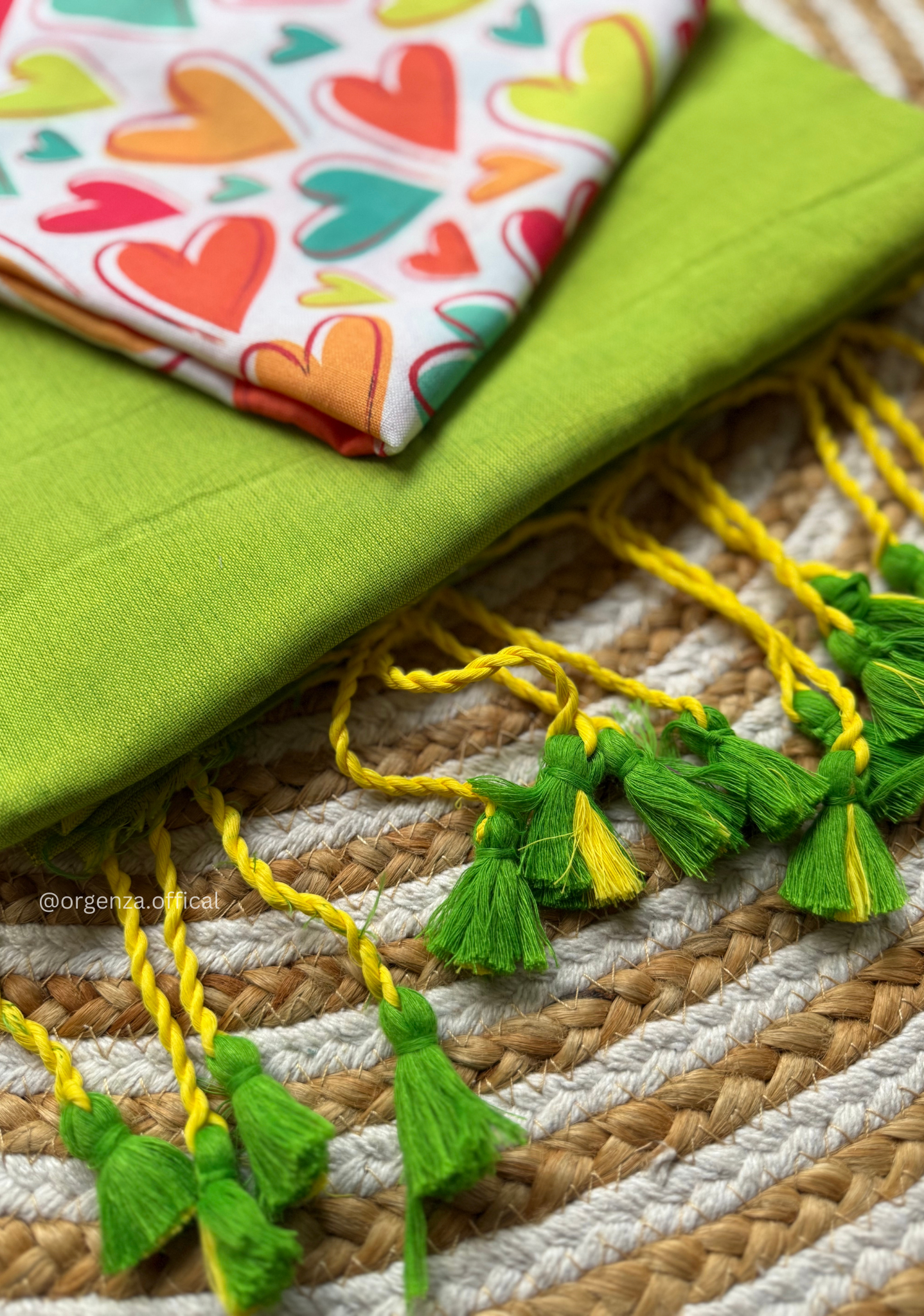 Parrot Green Colour Cotton Saree With Heart Print Blouse
