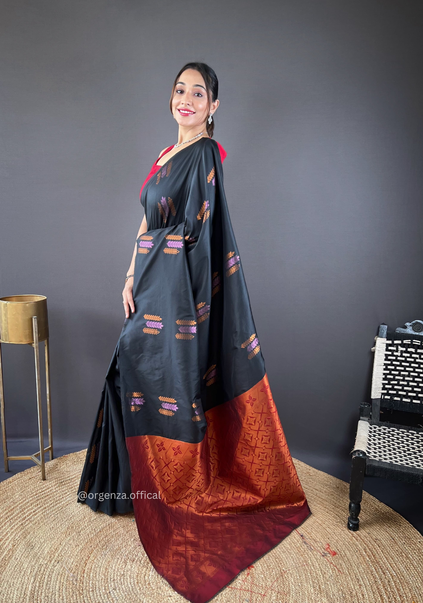 Black Colour Silk Saree With Zari Weaving - Orgenza Store