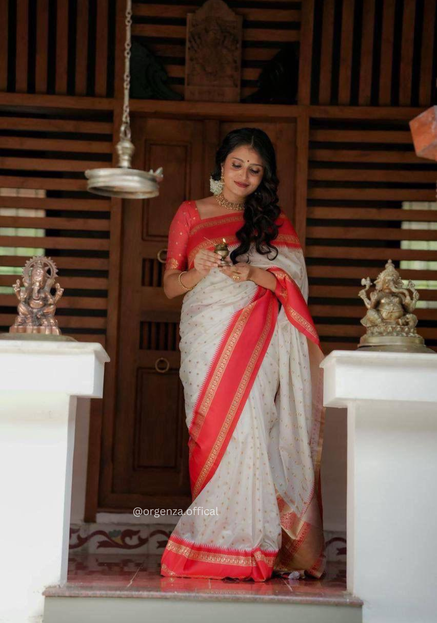 Lichi Silk Saree With Jacquard Zari Work