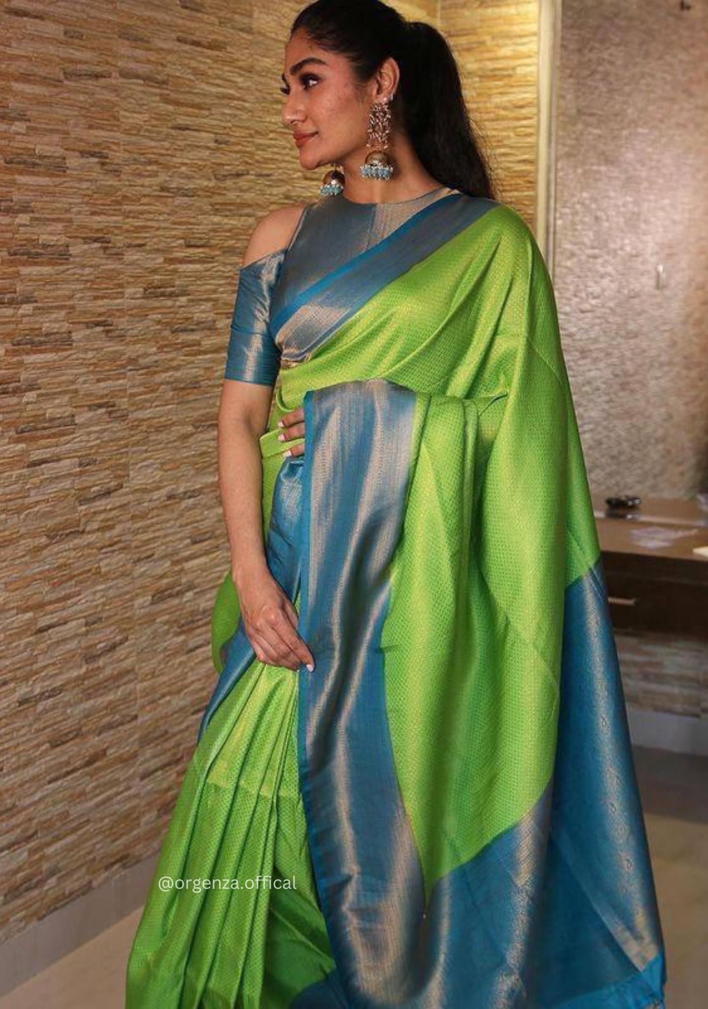 Lichi Silk Saree With Jacquard Zari Work