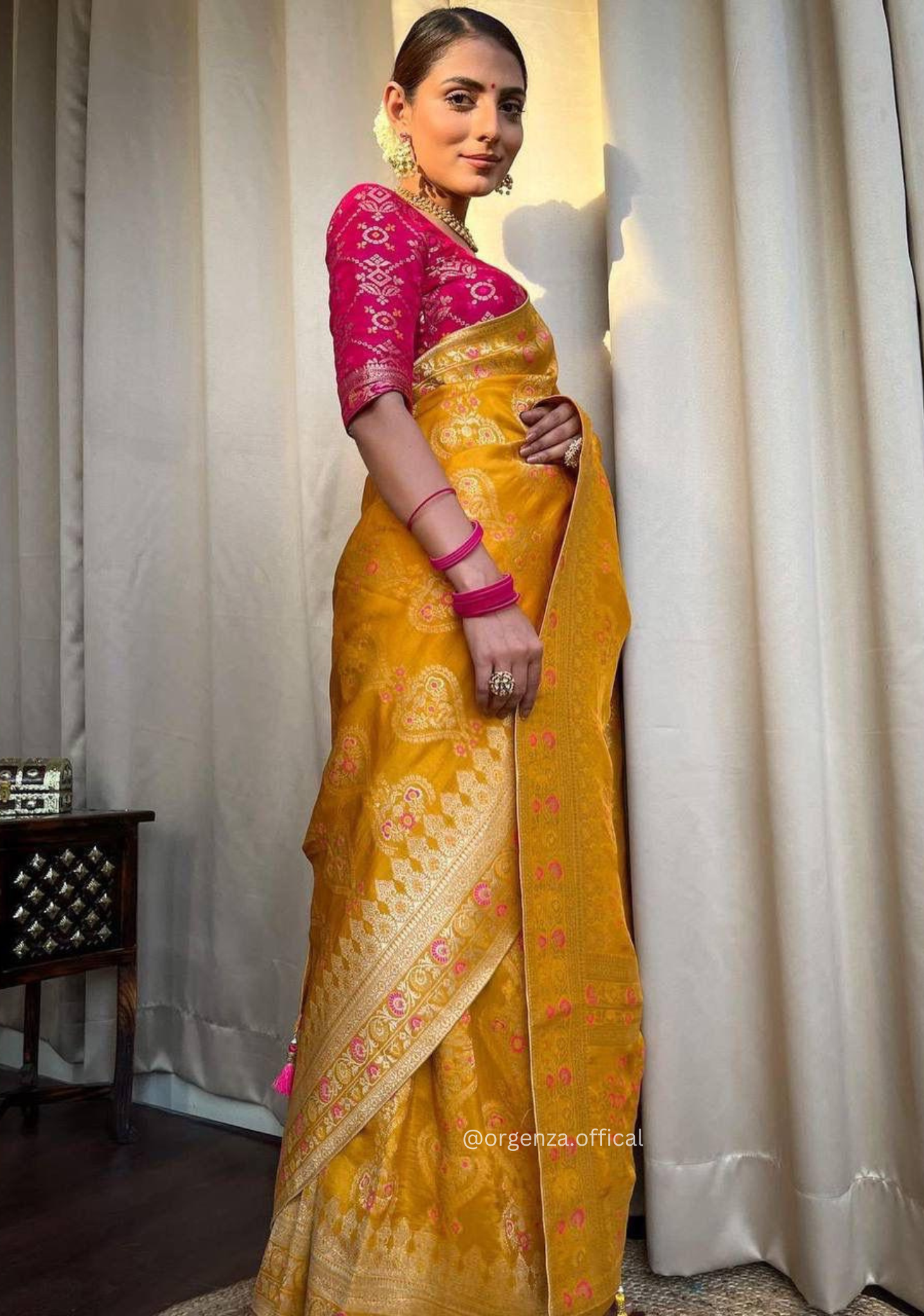 Lichi Silk Saree With Jacquard Zari Work