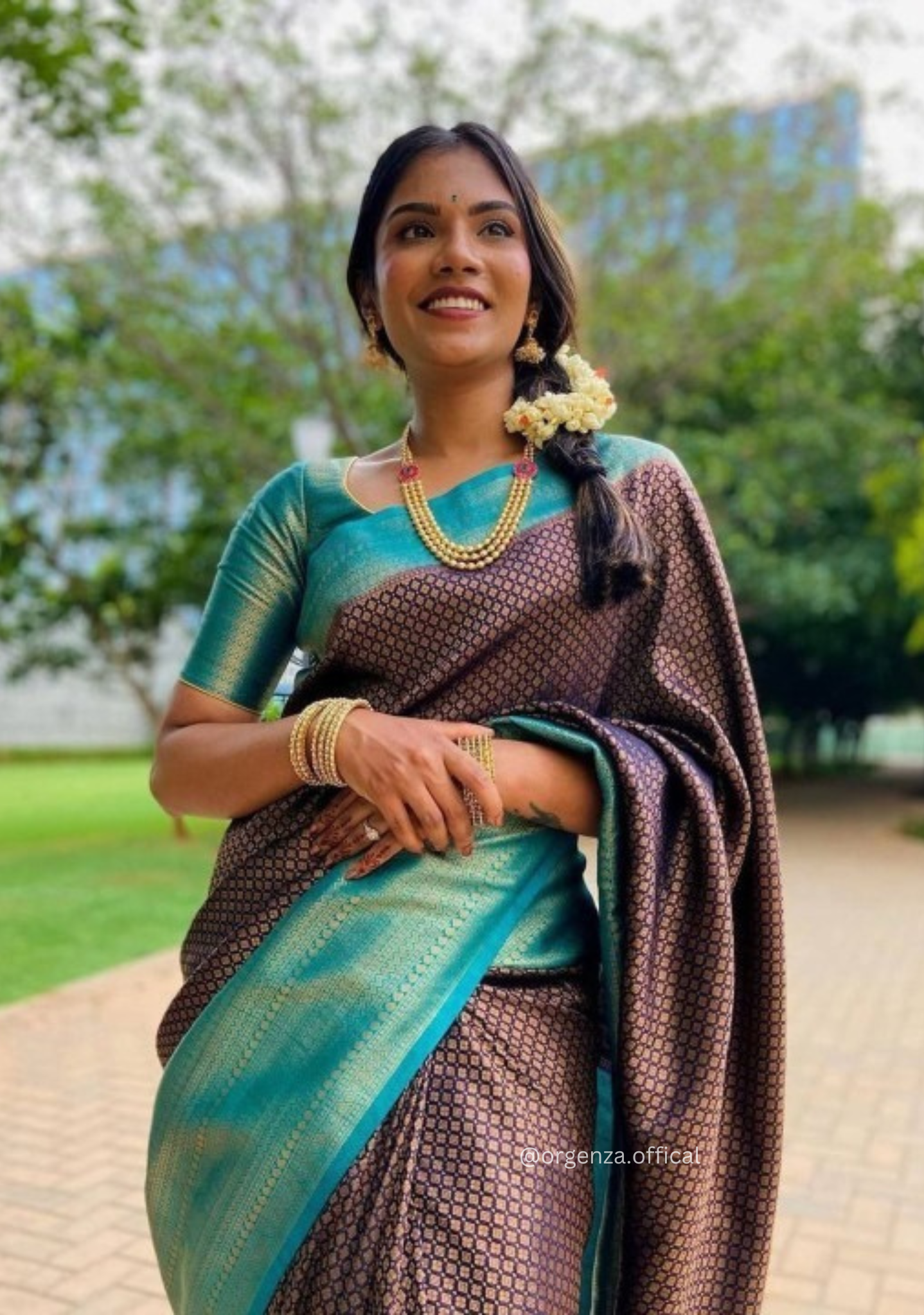 Lichi Silk Saree With Jacquard Zari Work