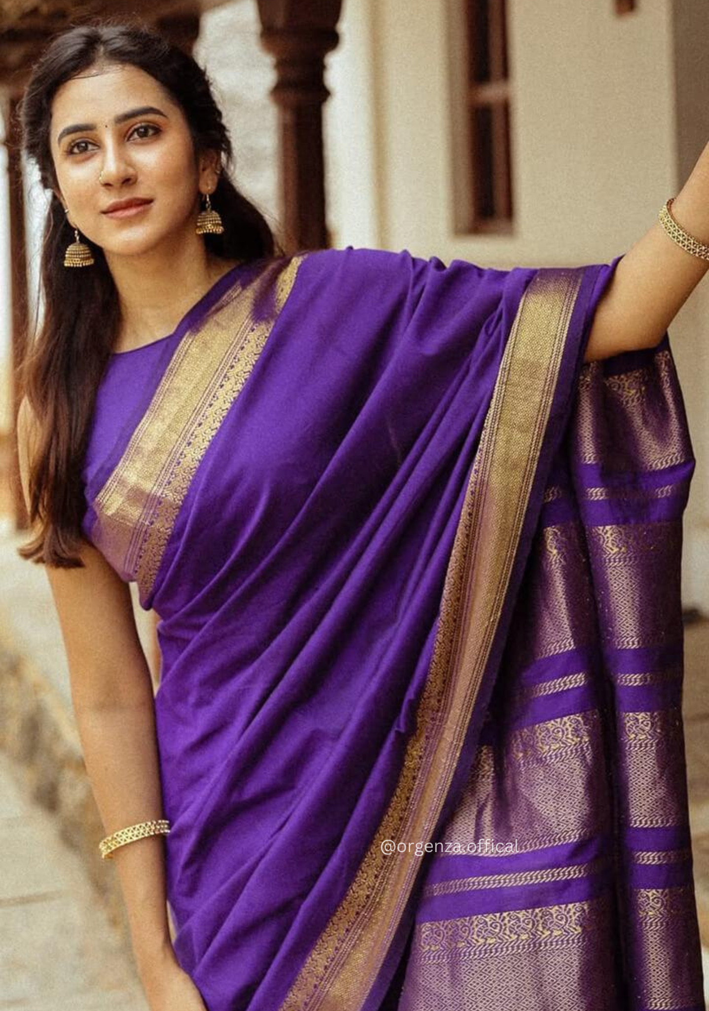 Lichi Silk Saree With Jacquard Zari Work