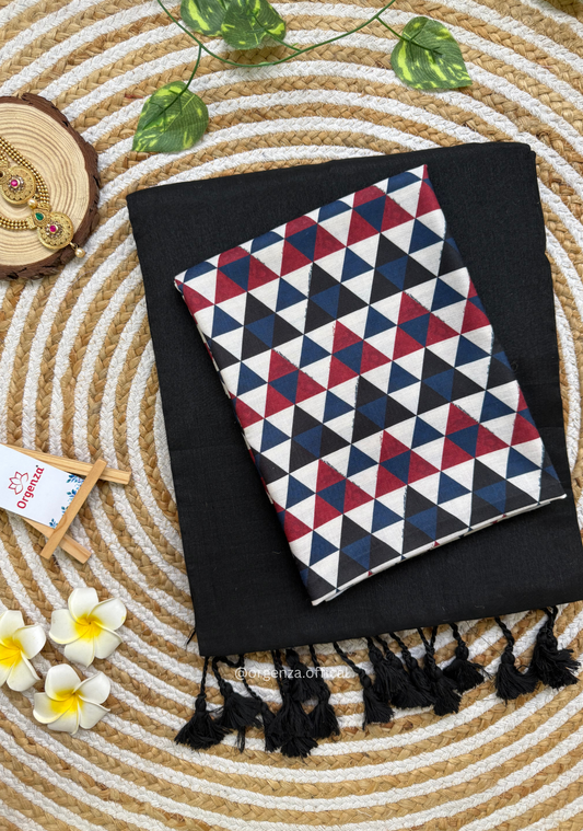 Black Colour Cotton Saree With Tringle Print Blouse