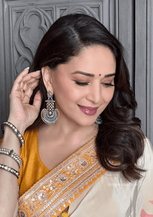 Off White Chinnon Silk Saree With Embroidery Work - Orgenza Store - digisoch