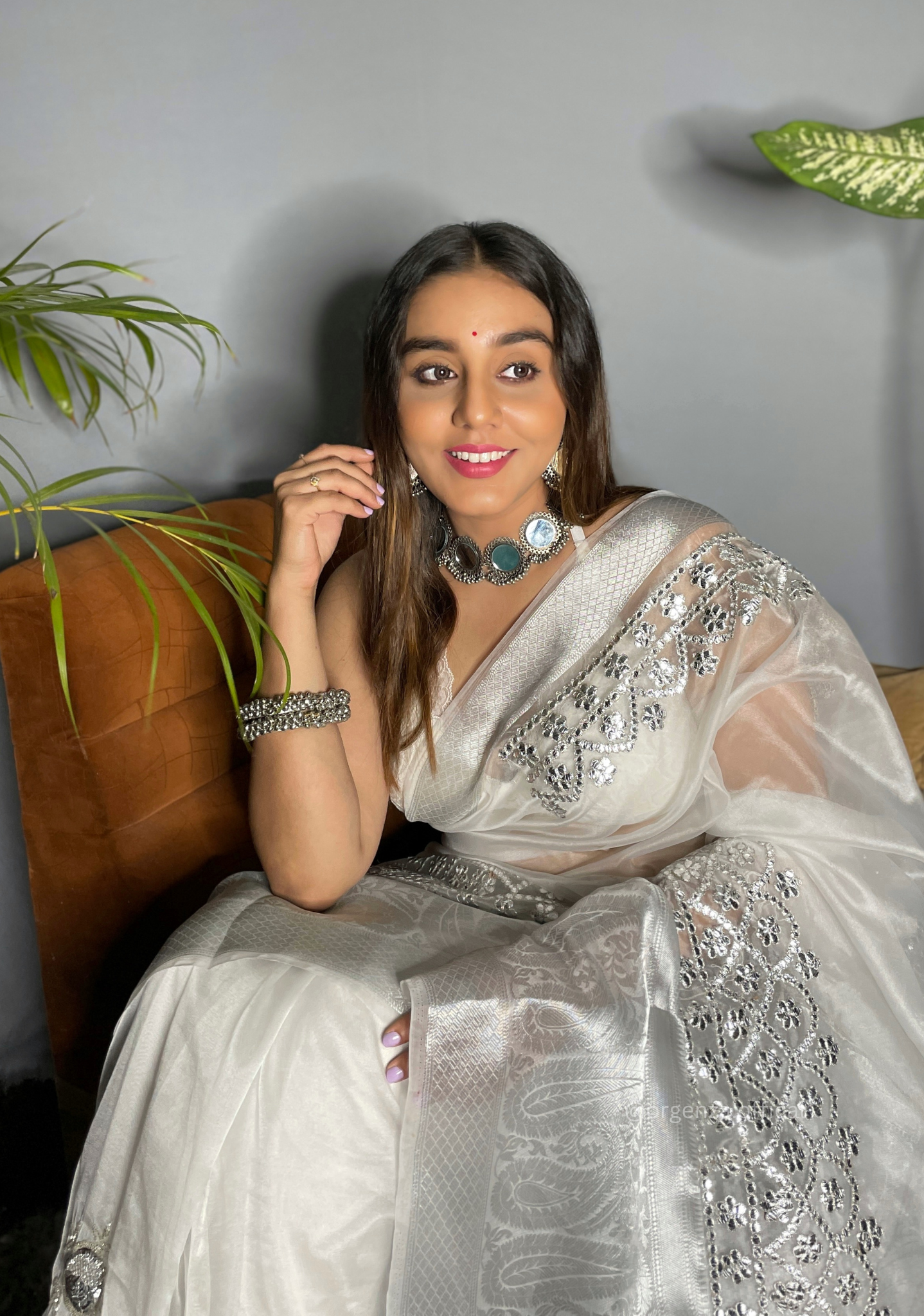 White Organza Saree With Gotta Patti Work - Orgenza Store