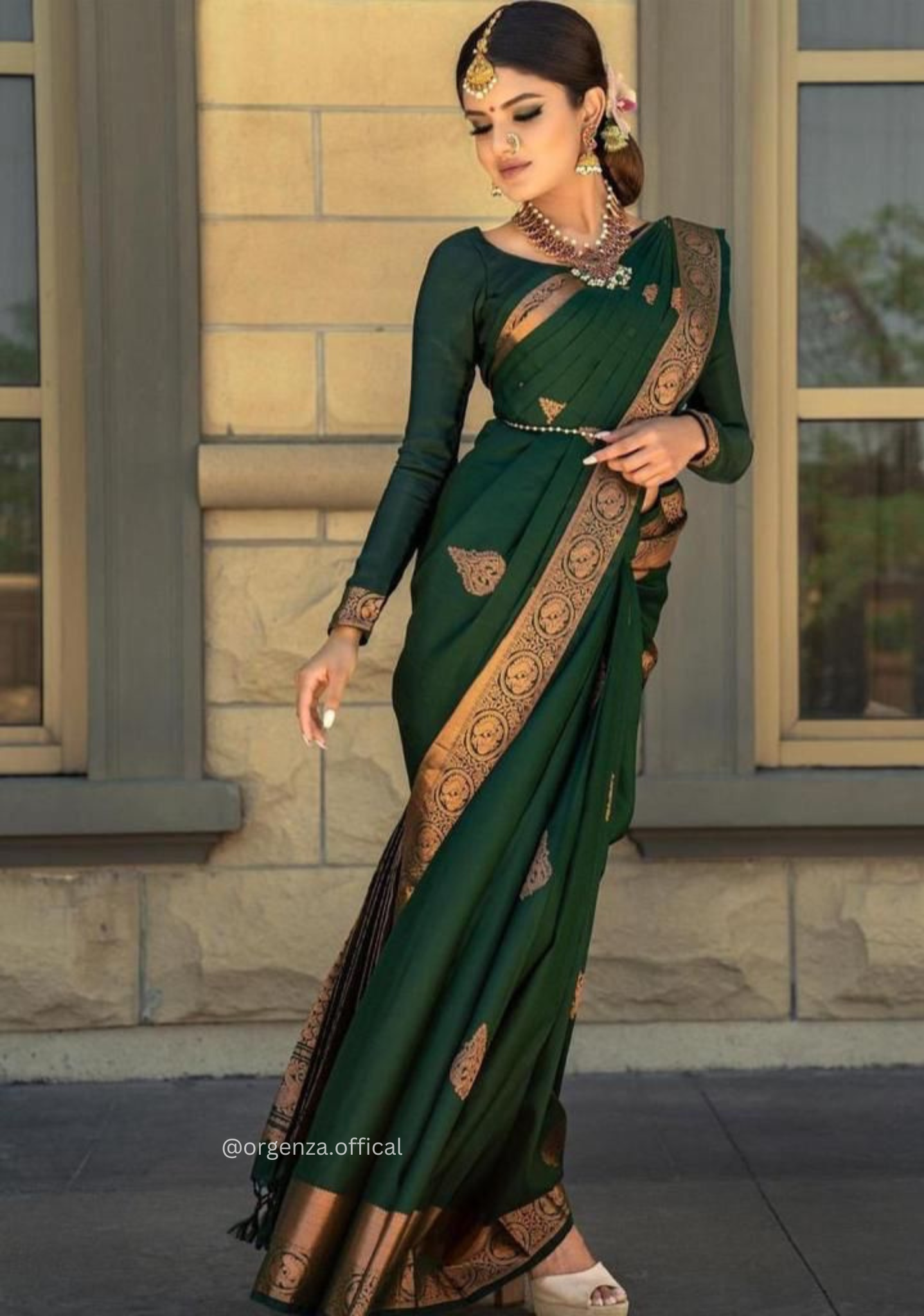 Lichi Silk Saree With Jacquard Zari Work