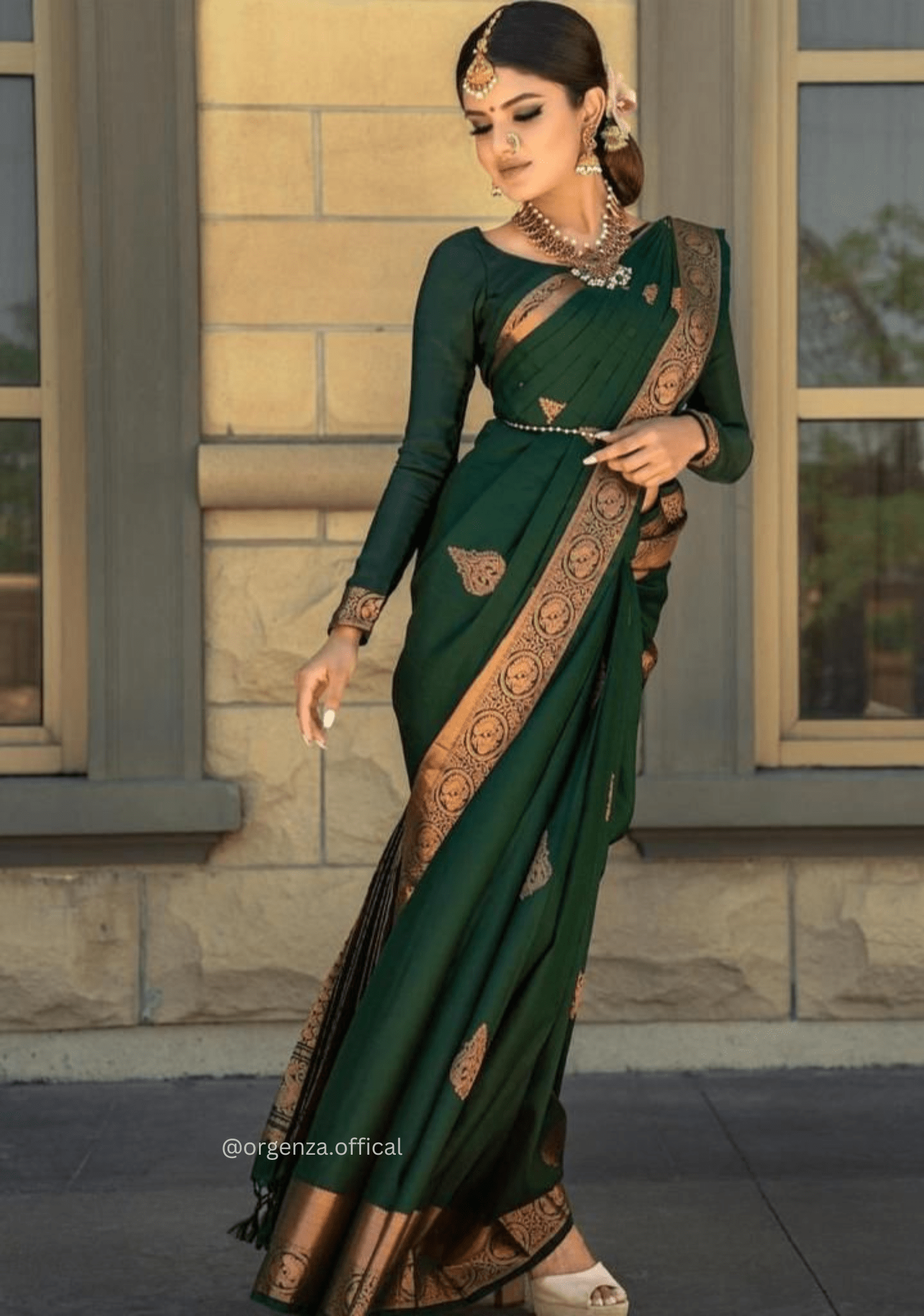 Lichi Silk Saree With Jacquard Zari Work