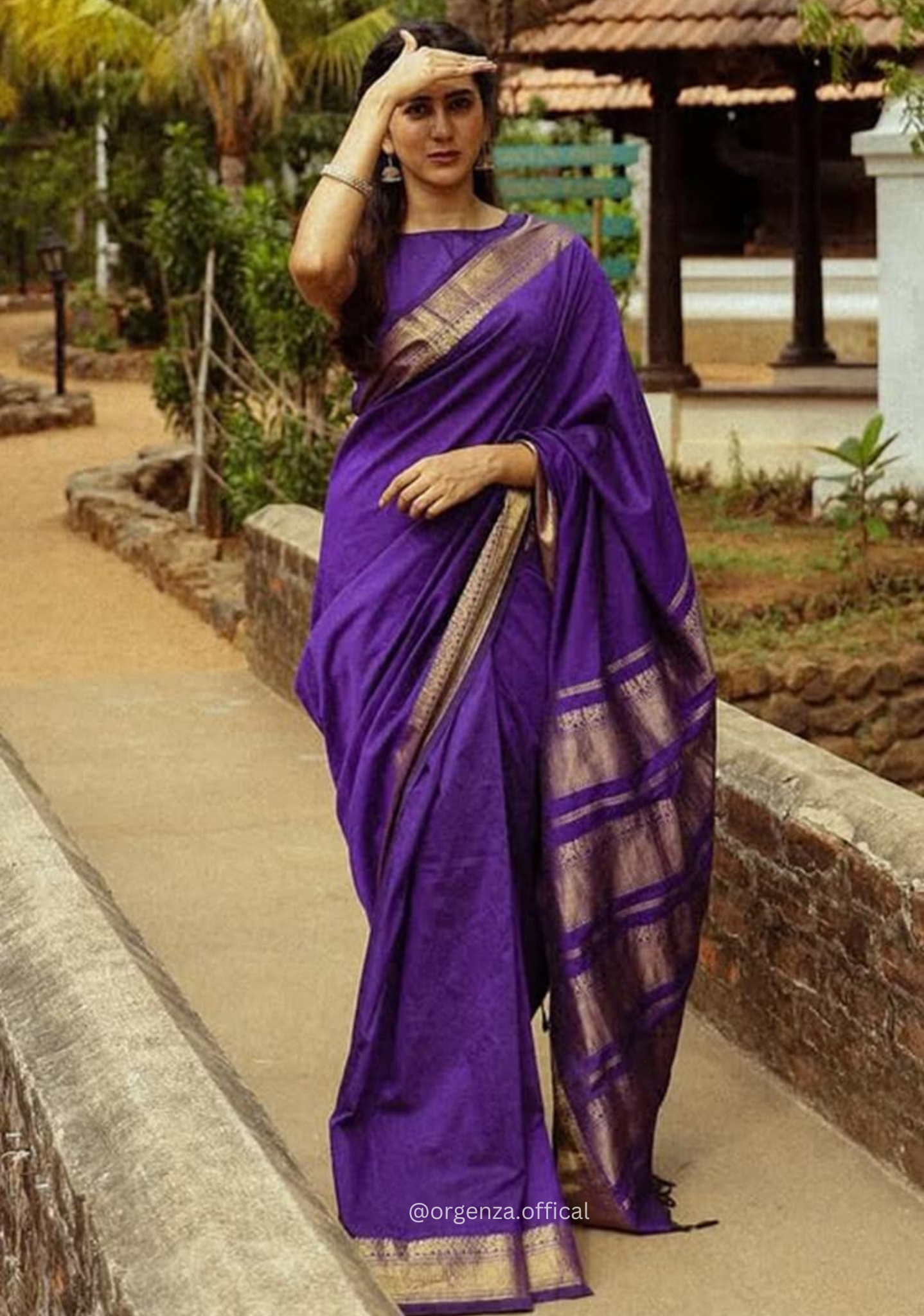 Lichi Silk Saree With Jacquard Zari Work