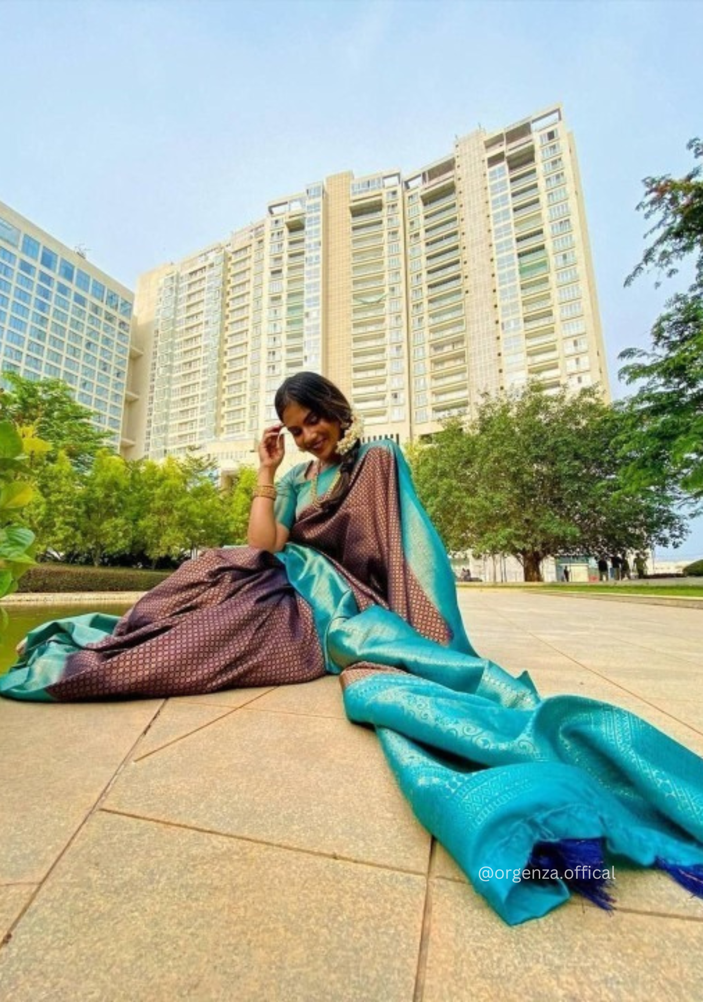 Lichi Silk Saree With Jacquard Zari Work