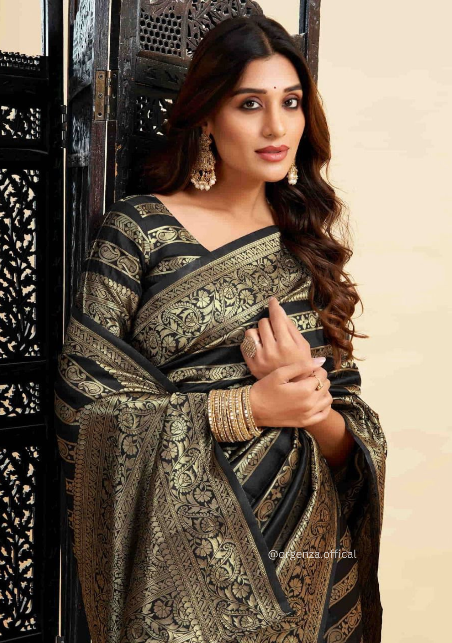 Lichi Silk Saree With Jacquard Zari Work