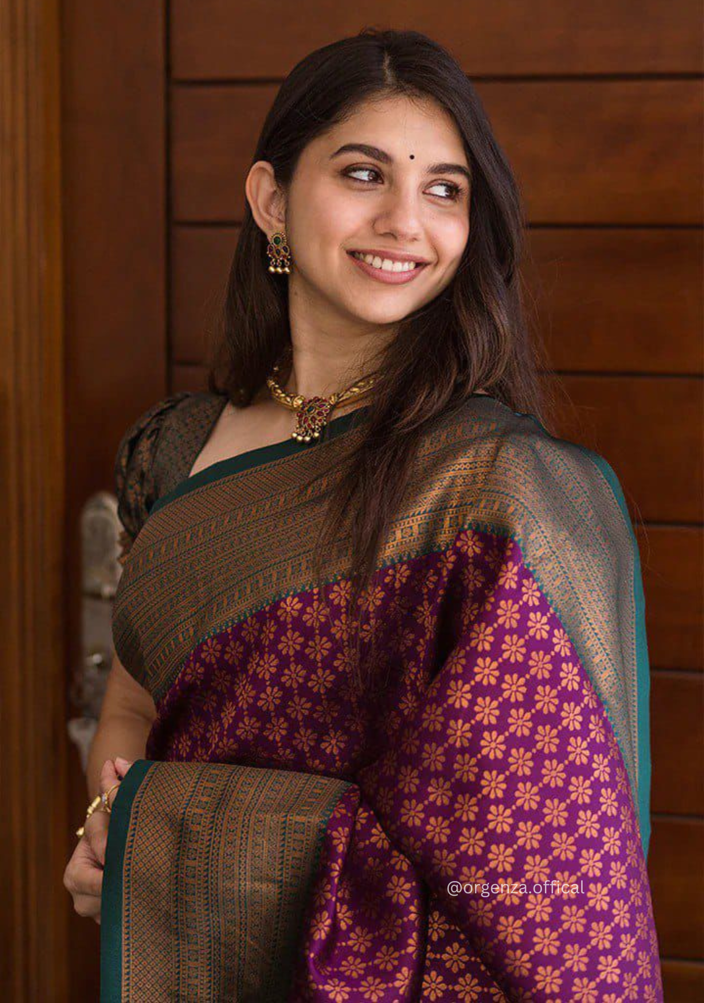 Lichi Silk Saree With Jacquard Zari Work