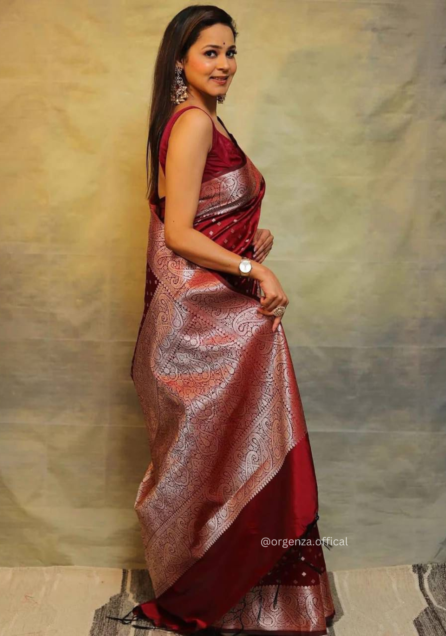 Lichi Silk Saree With Jacquard Zari Work