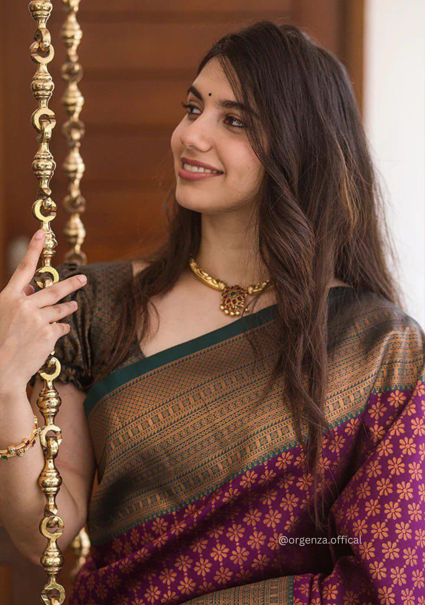 Lichi Silk Saree With Jacquard Zari Work