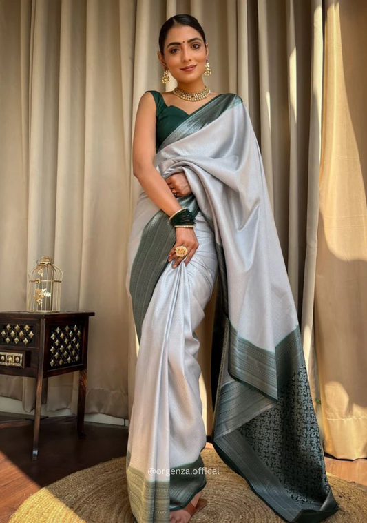 Off White Colour Rich Pallu Saree Jacquard Zari With Blouse