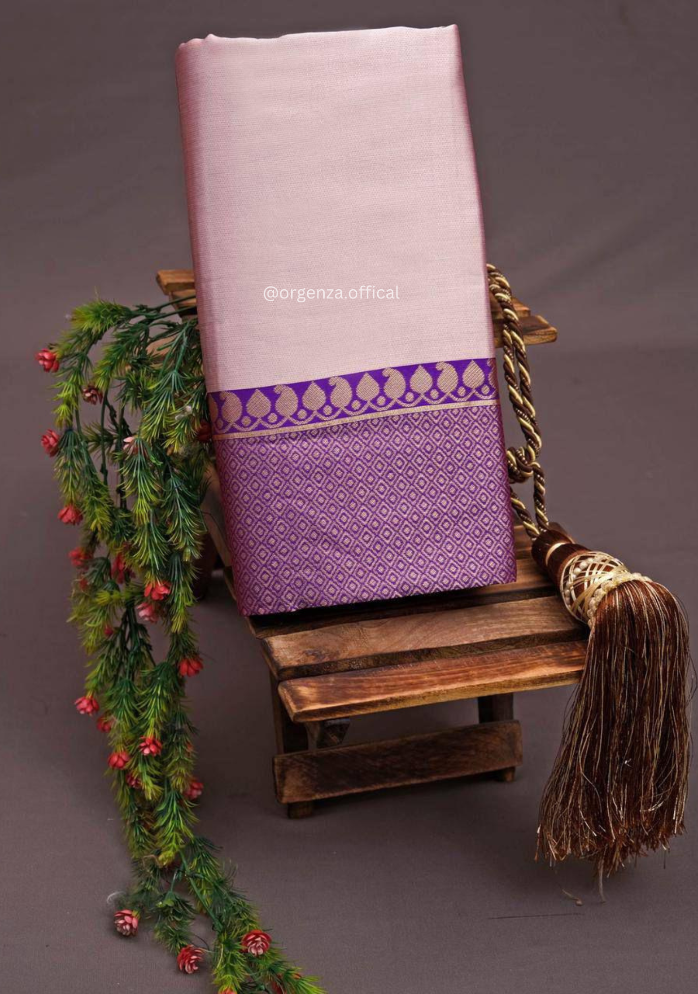 Rich Pallu Jacquard Zari Work