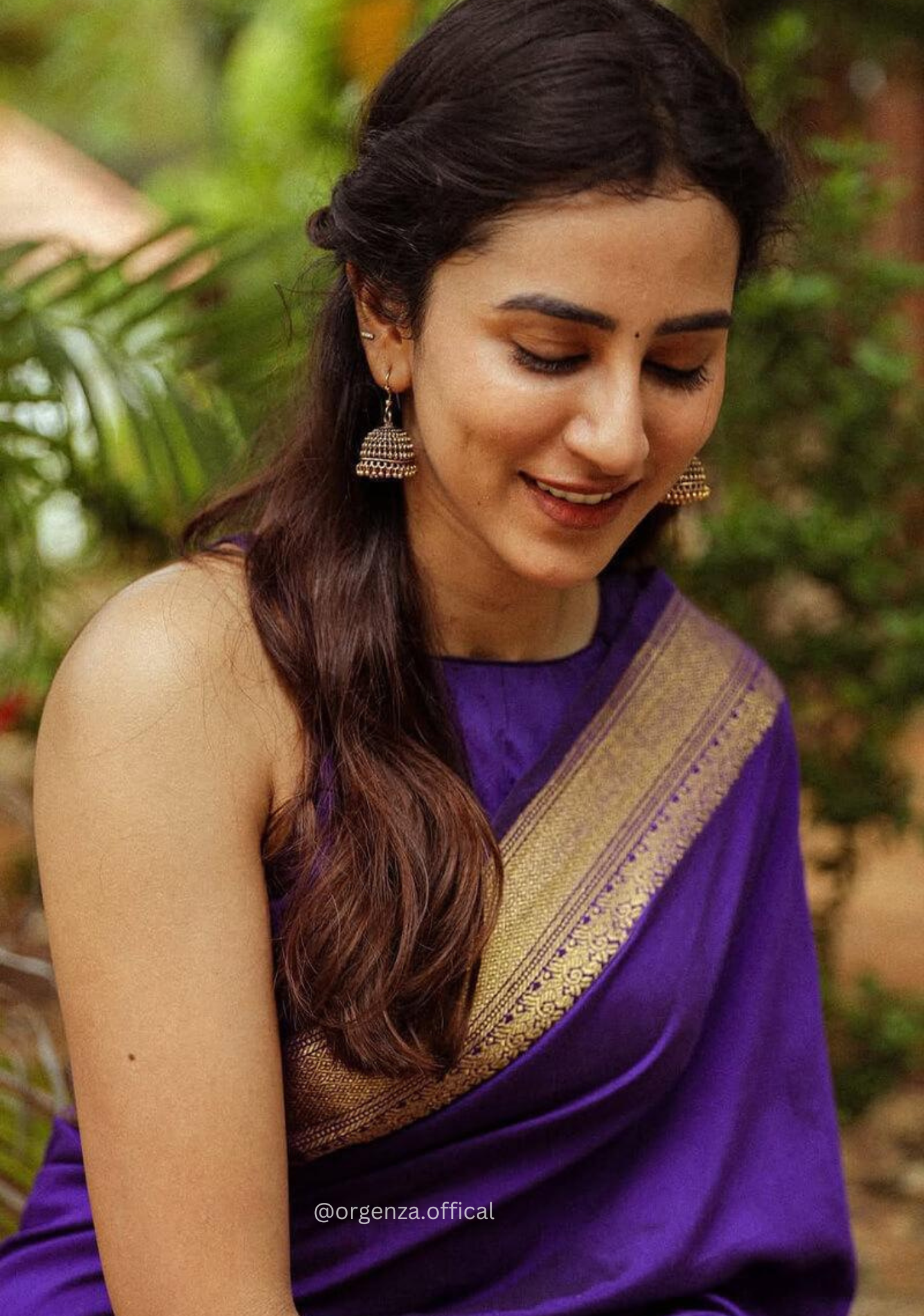 Lichi Silk Saree With Jacquard Zari Work