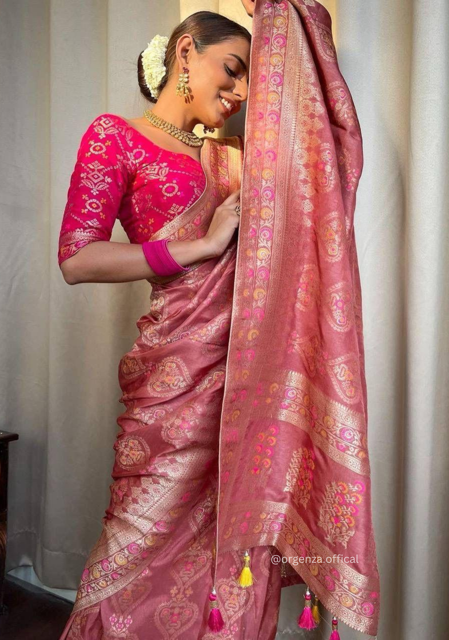 Lichi Silk Saree With Jacquard Zari Work