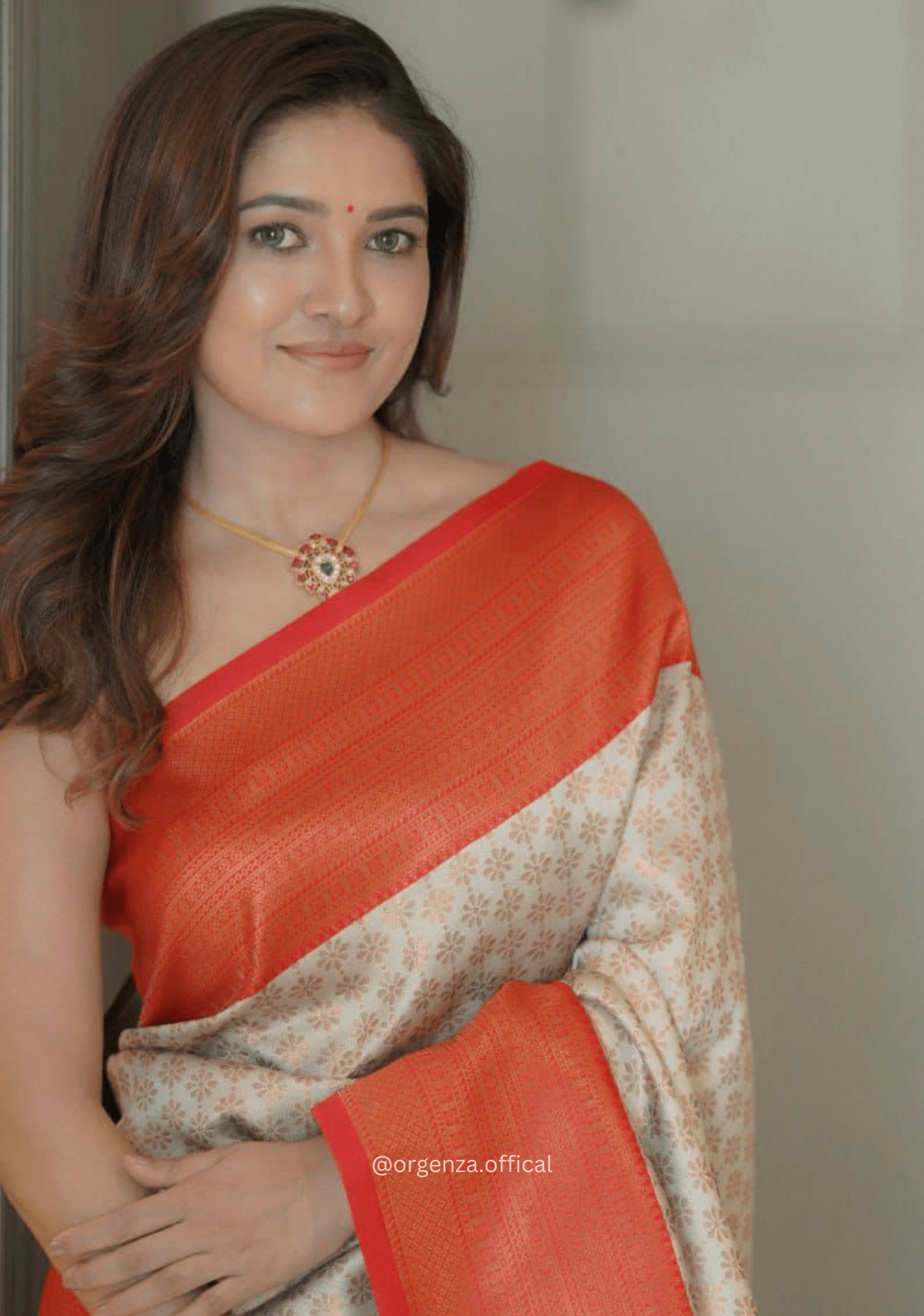 Lichi Silk Saree With Jacquard Zari Work