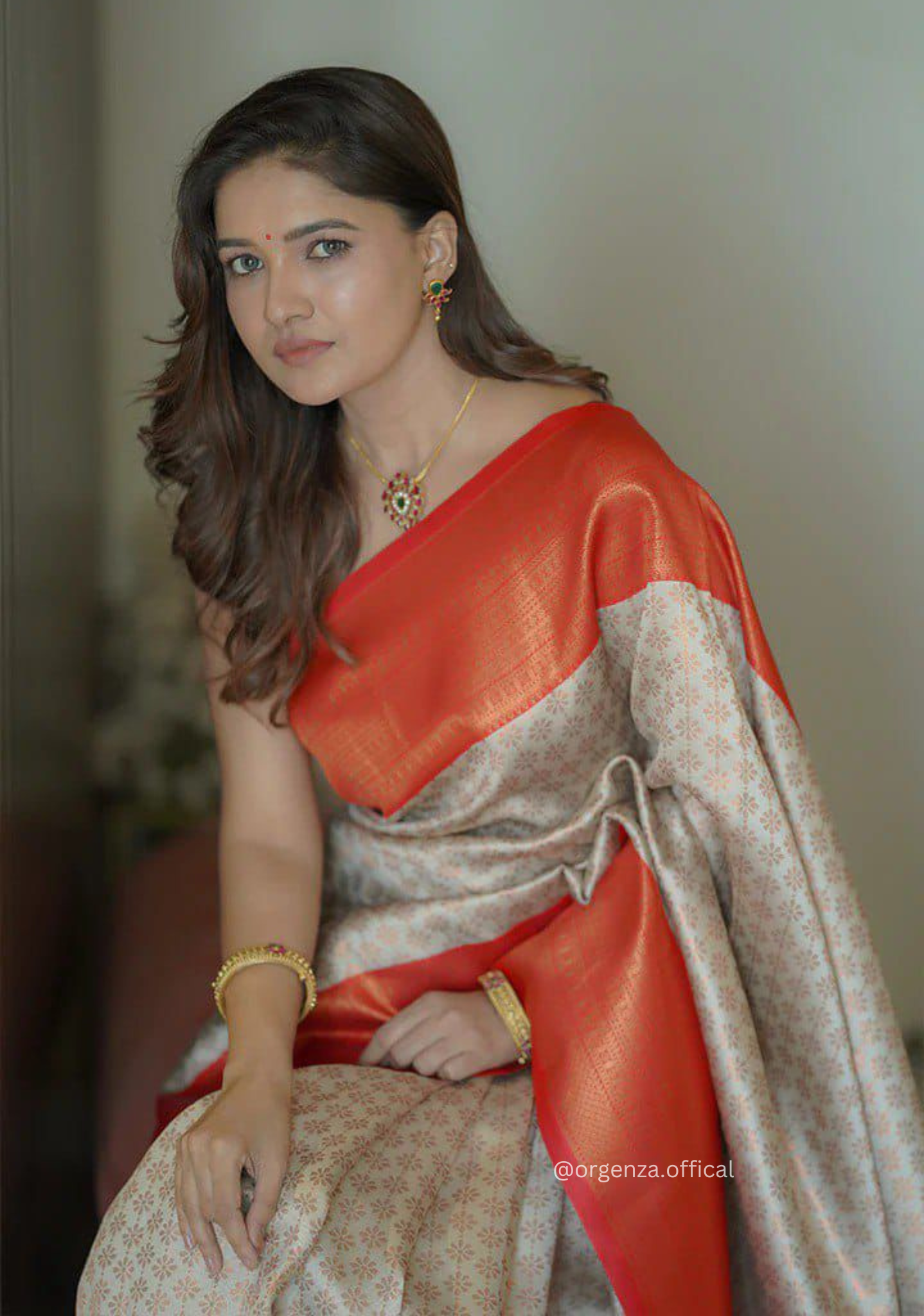 Lichi Silk Saree With Jacquard Zari Work