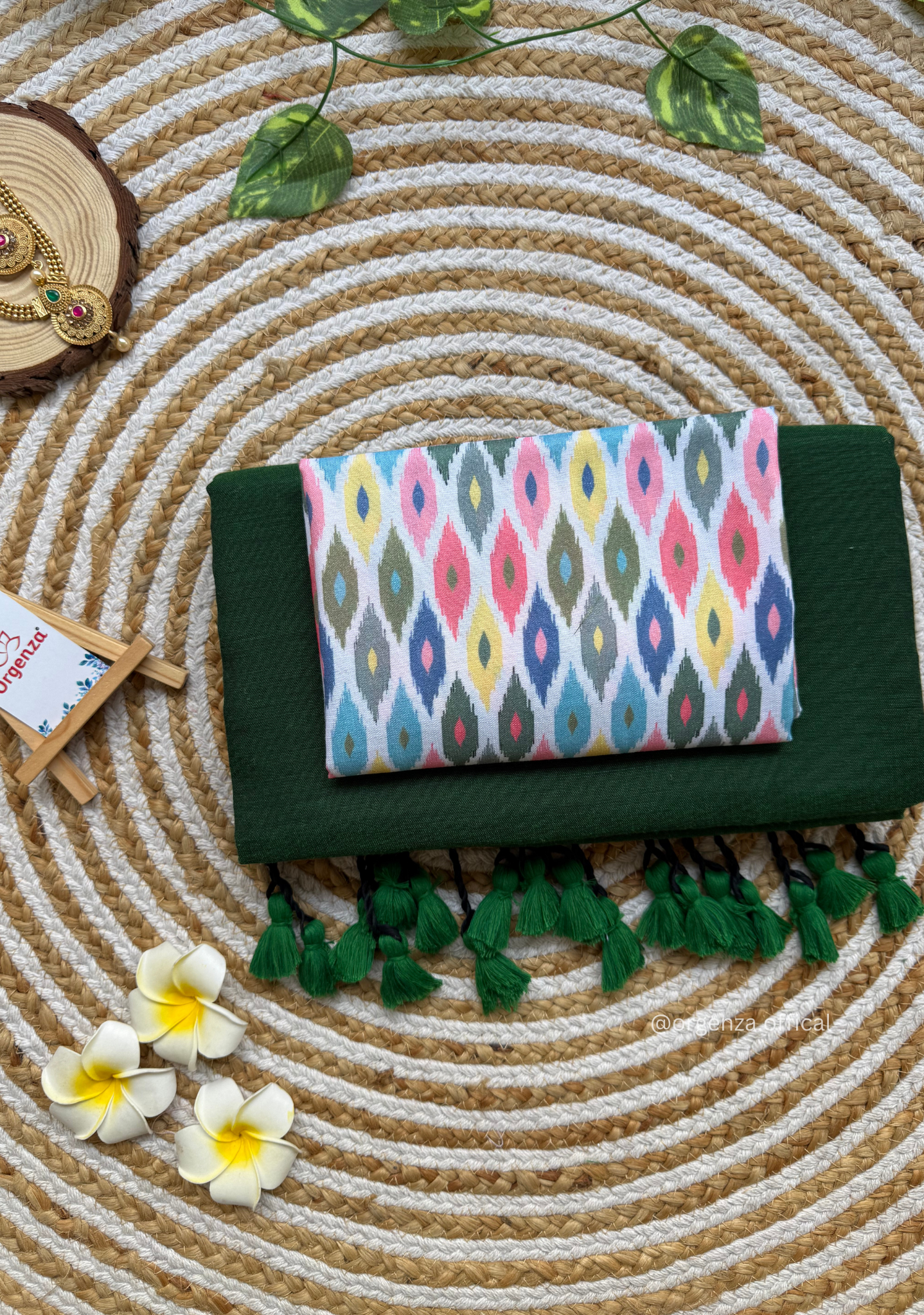 Green Colour Cotton Saree With Multi Dot Print Blouse