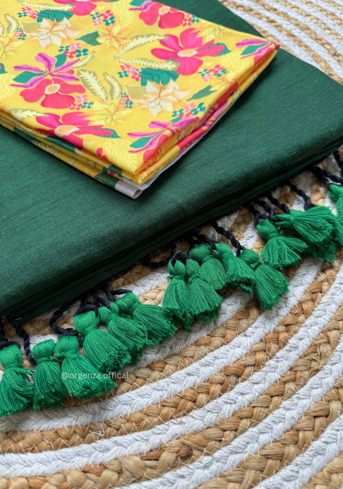 Green Colour Cotton Saree With Pink Flower Print Blouse