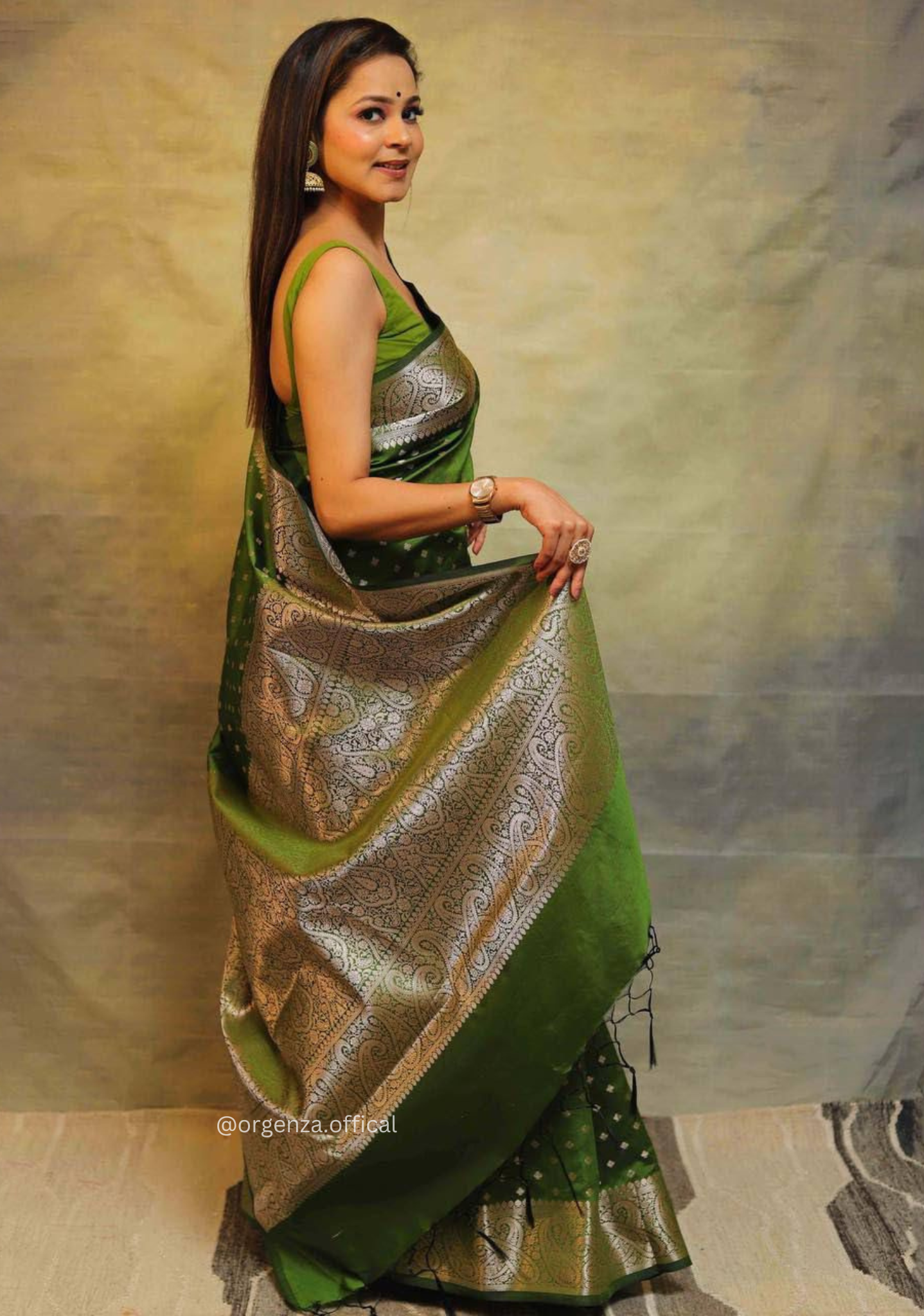 Lichi Silk Saree With Jacquard Zari Work