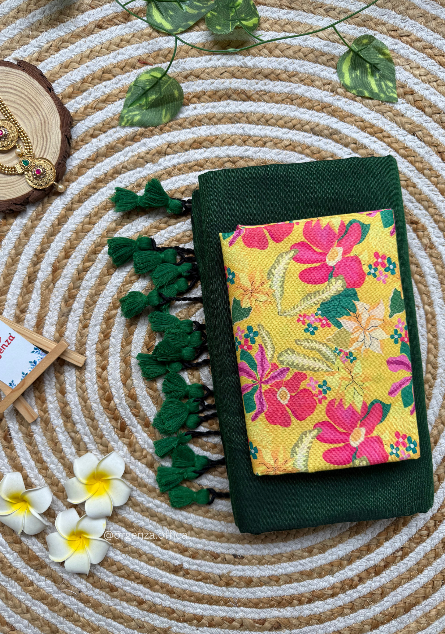 Green Colour Cotton Saree With Pink Flower Print Blouse
