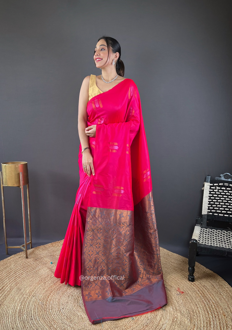 Pink Colour Silk Saree With Zari Weaving