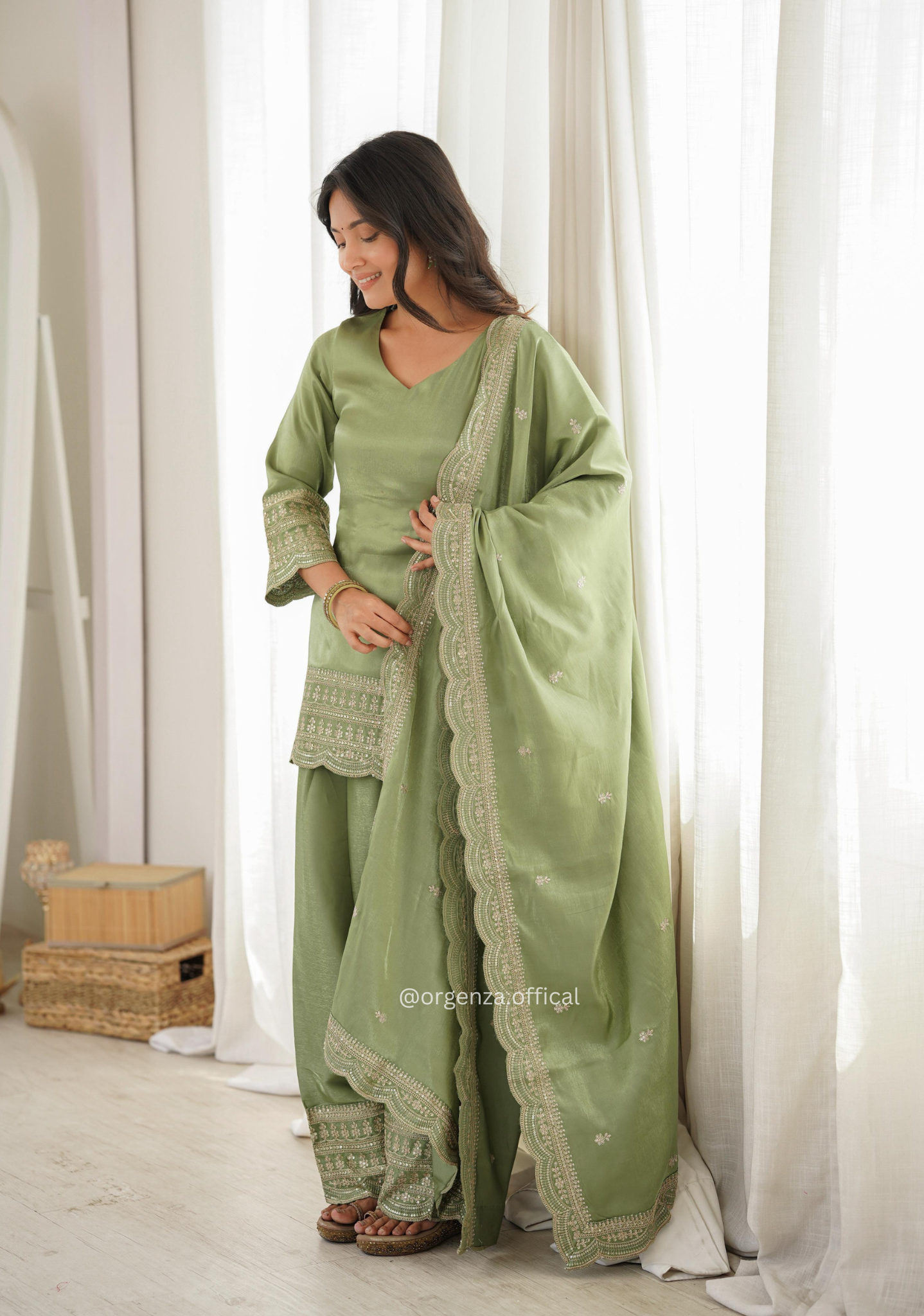 Glass Roman Silk Traditional Farshi Suit