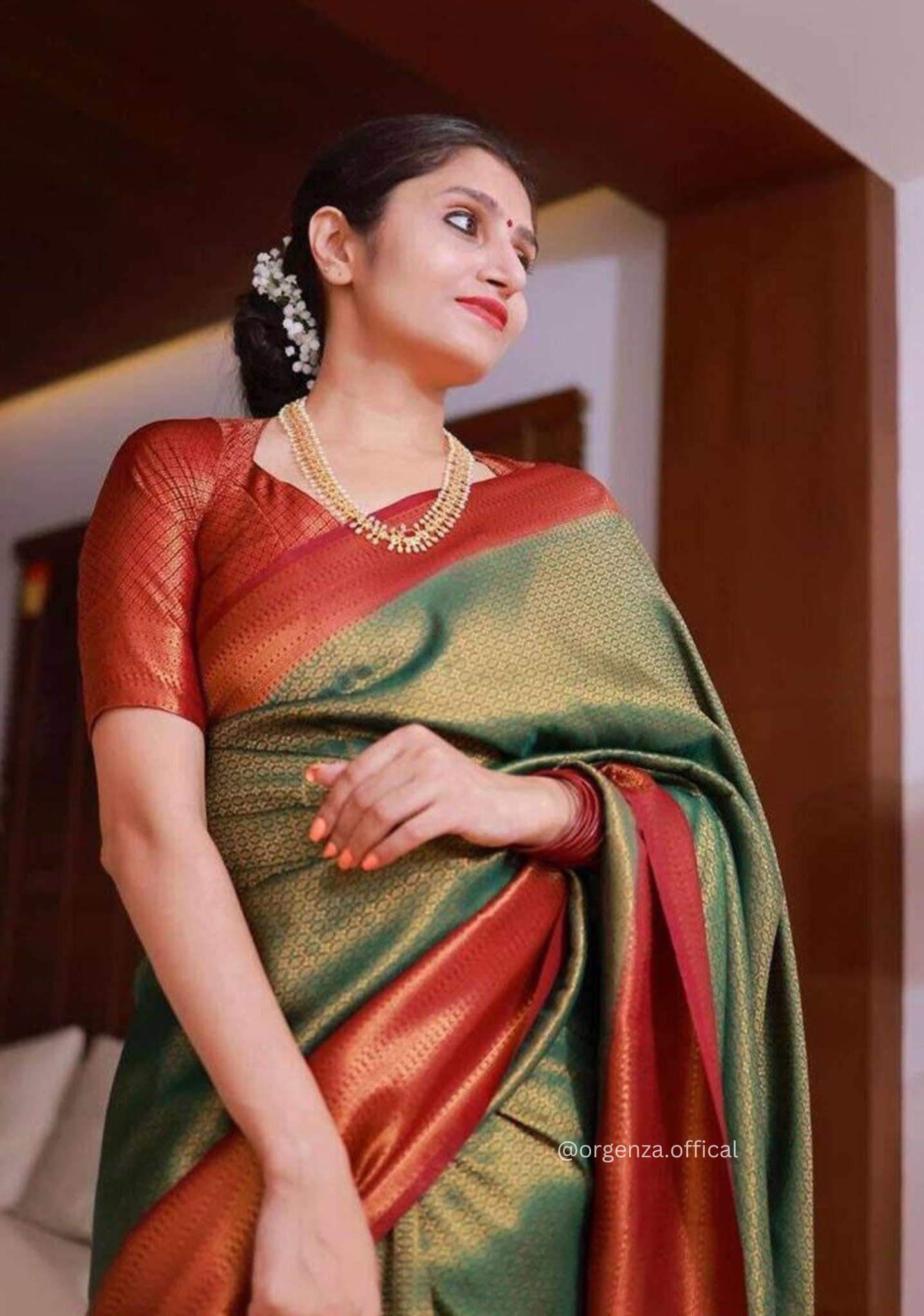 Lichi Silk Saree With Jacquard Zari Work