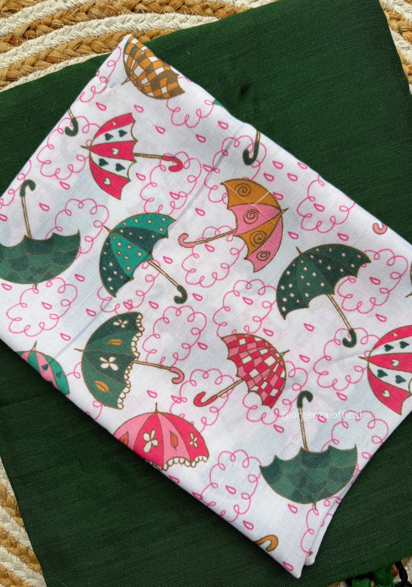 Green Colour Cotton Saree With Umbrella Print Blouse