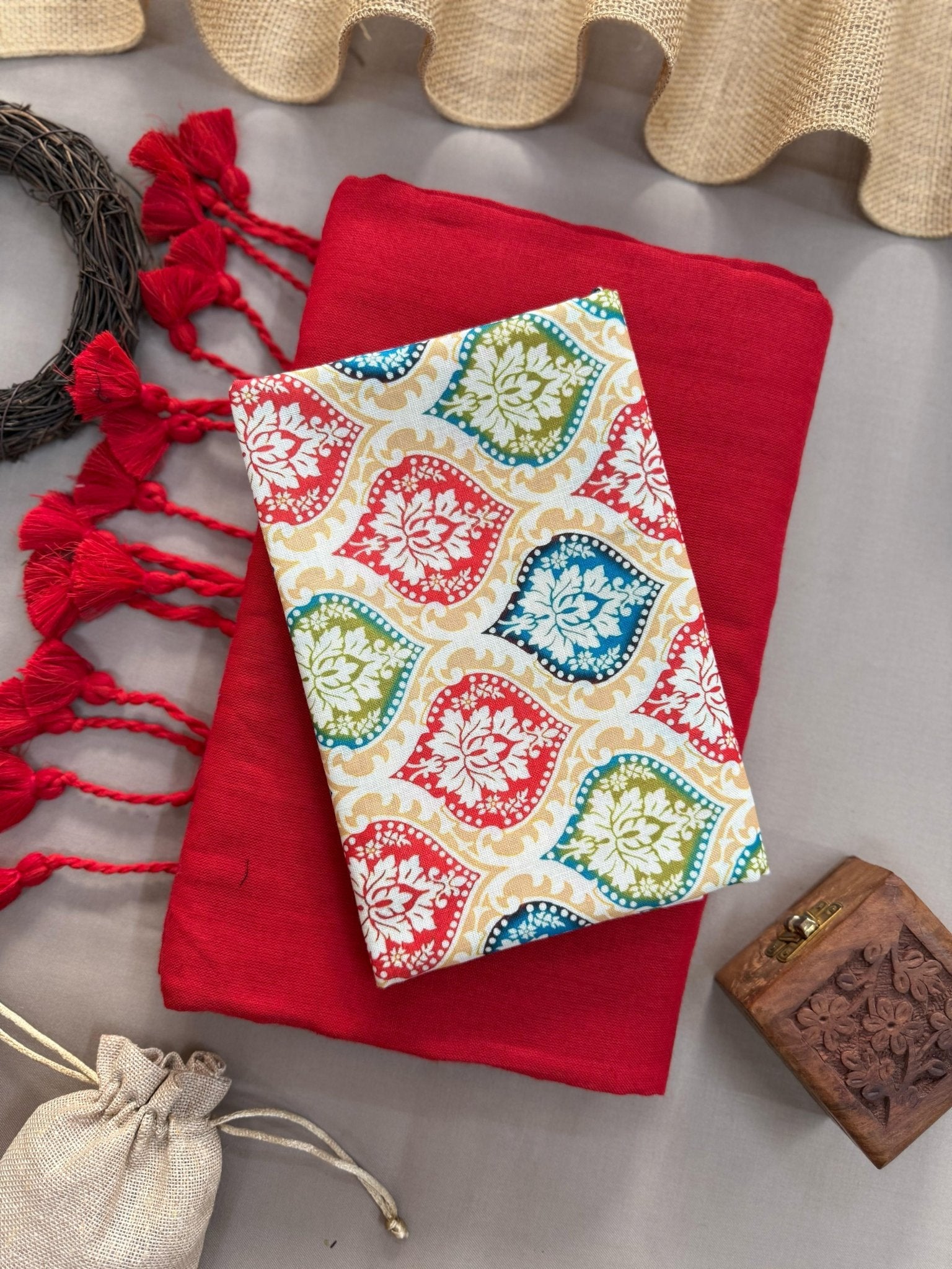 Red Handloom Cotton Saree With Red Tassels & Printed Blouse - Orgenza Store